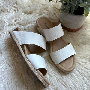 Lucky Brand- White Cow Napoli size 7